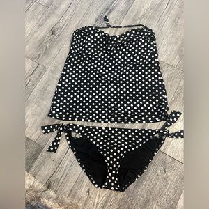 Mossimo black and white tankini top and bikini bottoms, size XL